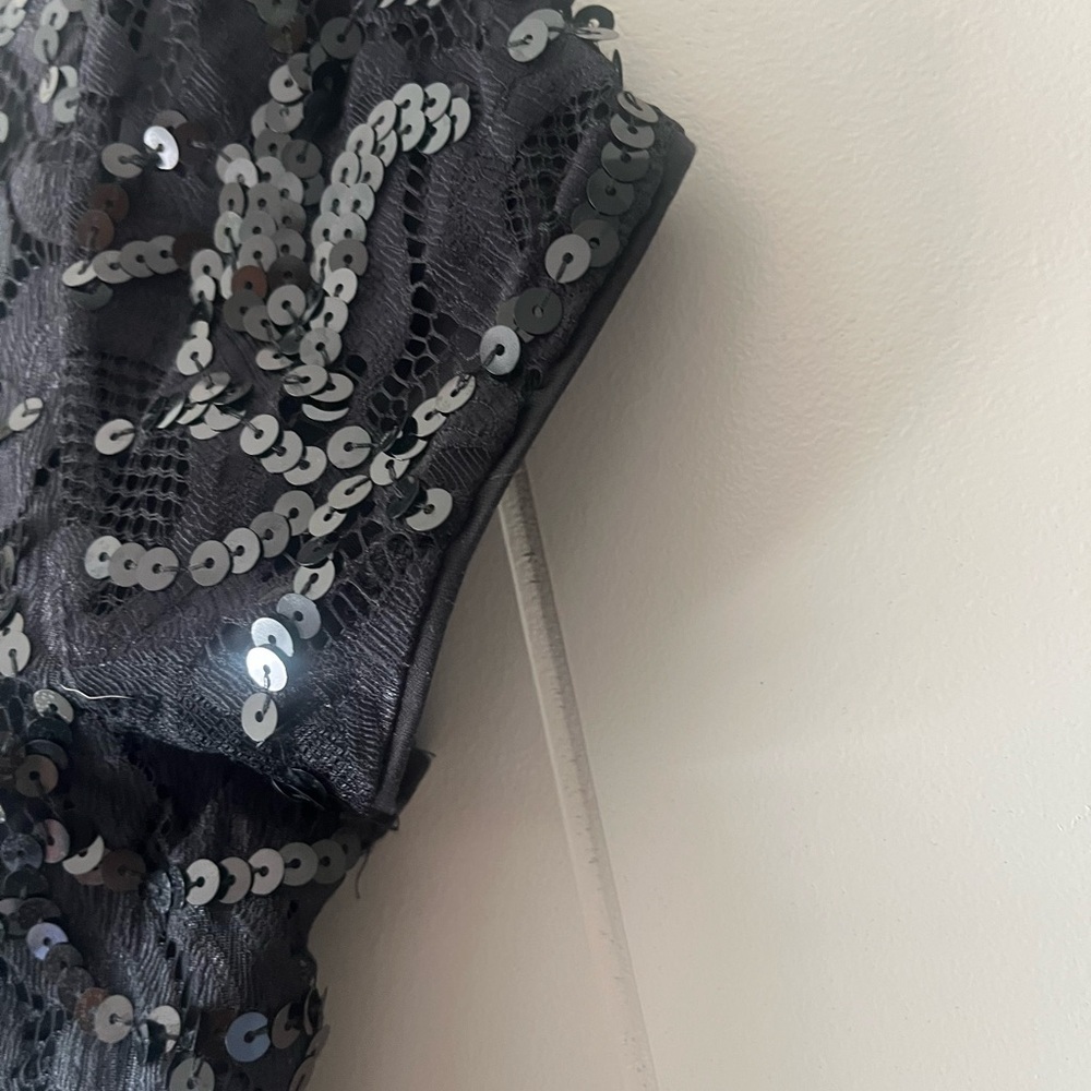 Express Black Sequin Crop Top - Picture 4 of 7